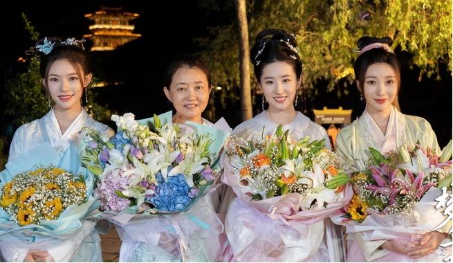 陈晓|梦回《神雕侠侣》，刘亦菲陈晓演夫妻，配角都是高颜值女神