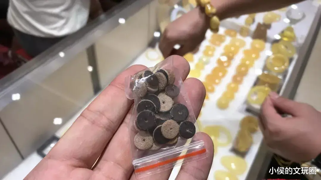 蜜蜡|后悔！当年我不屑去捡的“小料”，如今却要花上万块去买！