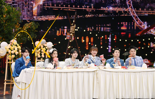 宋亚轩|王牌收官现场太现实，全员下意识远离宋亚轩，关晓彤给他下马威