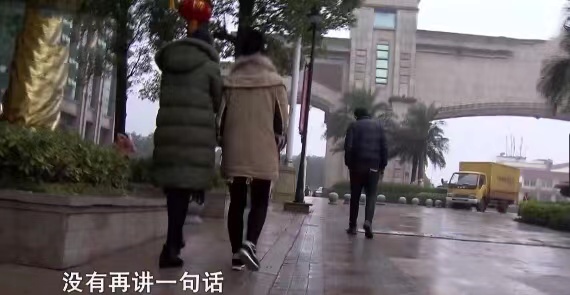 清白路人 女友怀孕5个月，初恋男友却闪婚富家女，直言没有钱就没有尊严