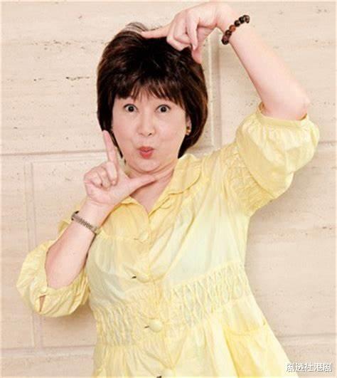 朱咪咪|国内外多地有房!香港知名老戏骨家中内饰曝光,足足有一整柜金器