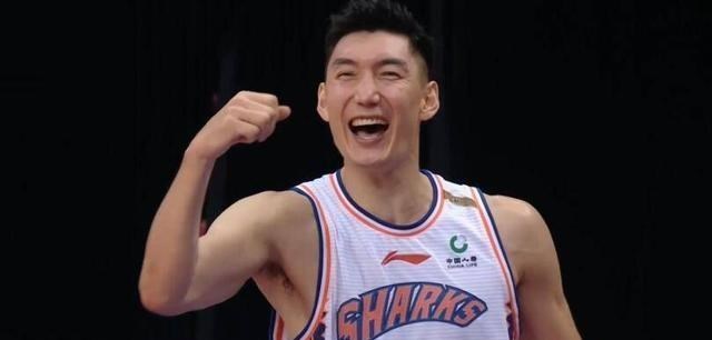 炄锌说 季前赛场均0分，新赛季首秀三分球9中7，这才是真正的可兰白克！