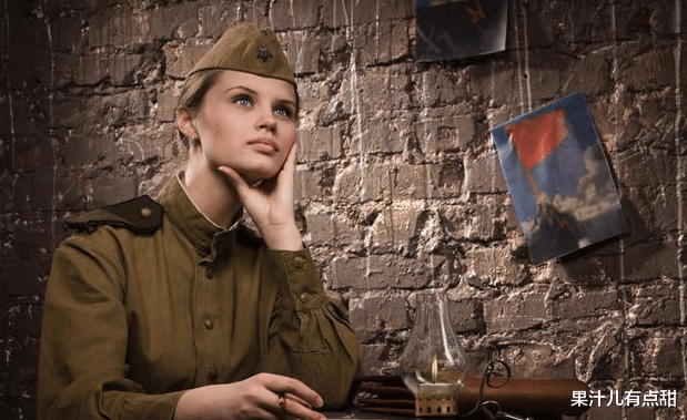 希特勒|320名为希特勒殉葬的漂亮女兵：害怕苏军报复，狂欢后被迫自杀