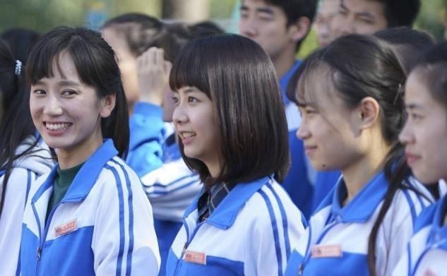 谭松韵|有种“长残”叫谭松韵,看了她小时候的照片:确定是同一个人?