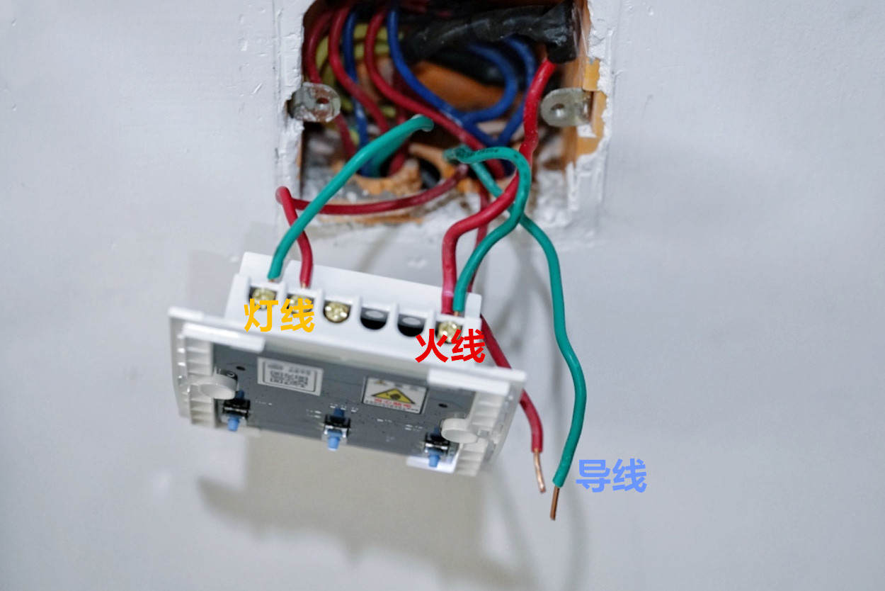 |我用两年时间，搭建了一套理想的卧室智能系统