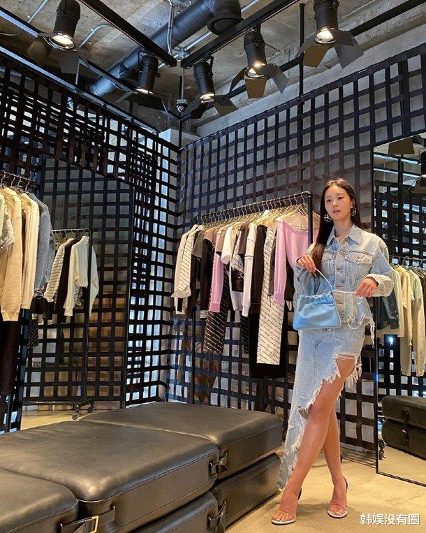 权侑莉|镜子暴露真实身材?少女时代Yuri晒近况,“天鹅颈、九头身”吸睛