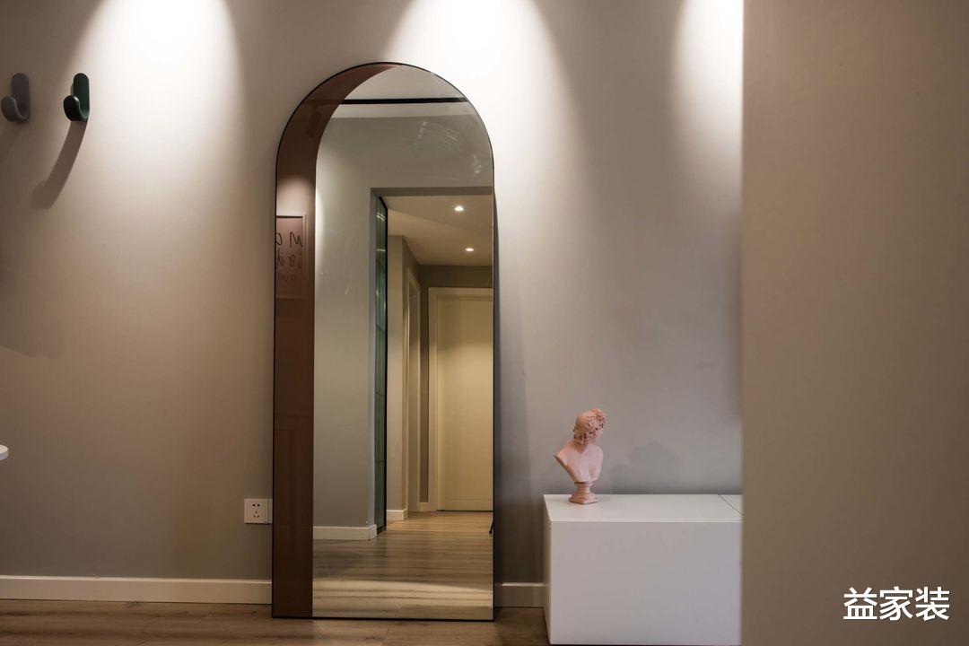 粉色打造的二人世界，用实力扭转空间，打造独特甜蜜风格