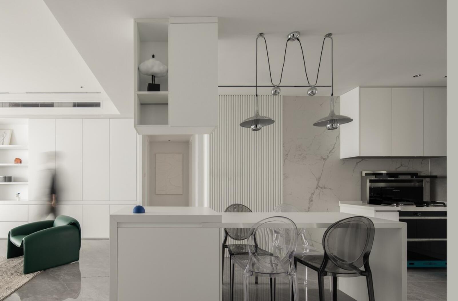 参观她140㎡新家,过道设计十分巧妙,不浪费空间,还多了个玄关