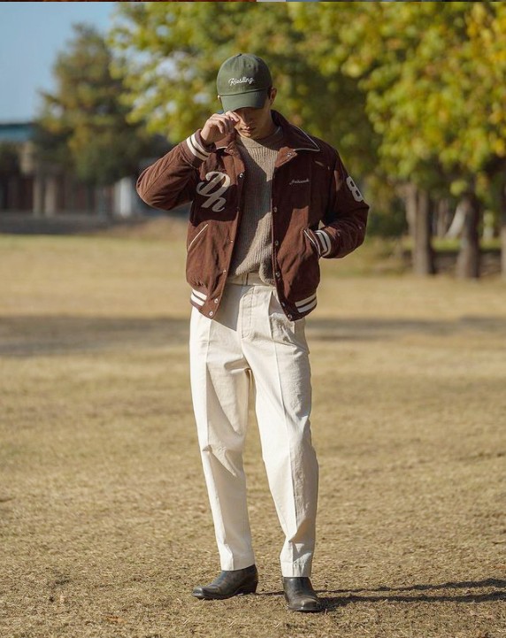 男士穿衣搭配杂志 男人裤子不要乱选,秋冬要备上一条白裤子,搭配西装、大衣都很帅