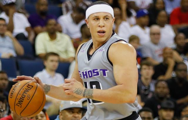 國王隊(duì)|太自律！昔日國王巨星更壯了，43歲練出麒麟臂，姚明卻嚴(yán)重發(fā)福