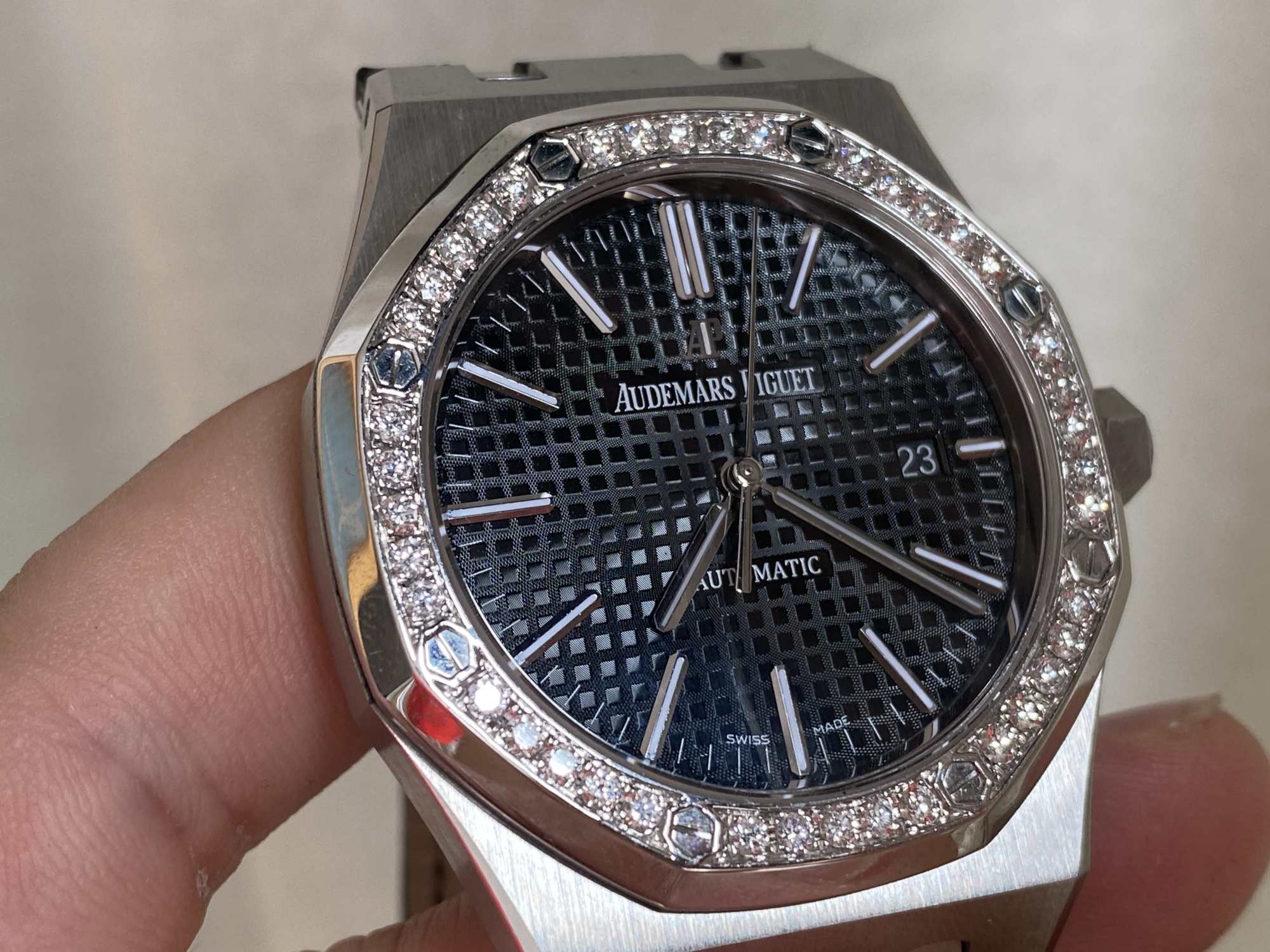 大c论表镶钻|大c论表:爱彼AP15400换装原装字面,圈口镶钻会有哪些惊喜