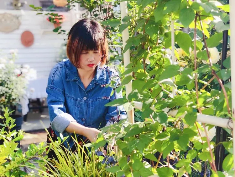 四楼80㎡荒废露台，DIY打造空中小花园，成了朋友们聚会的打卡地