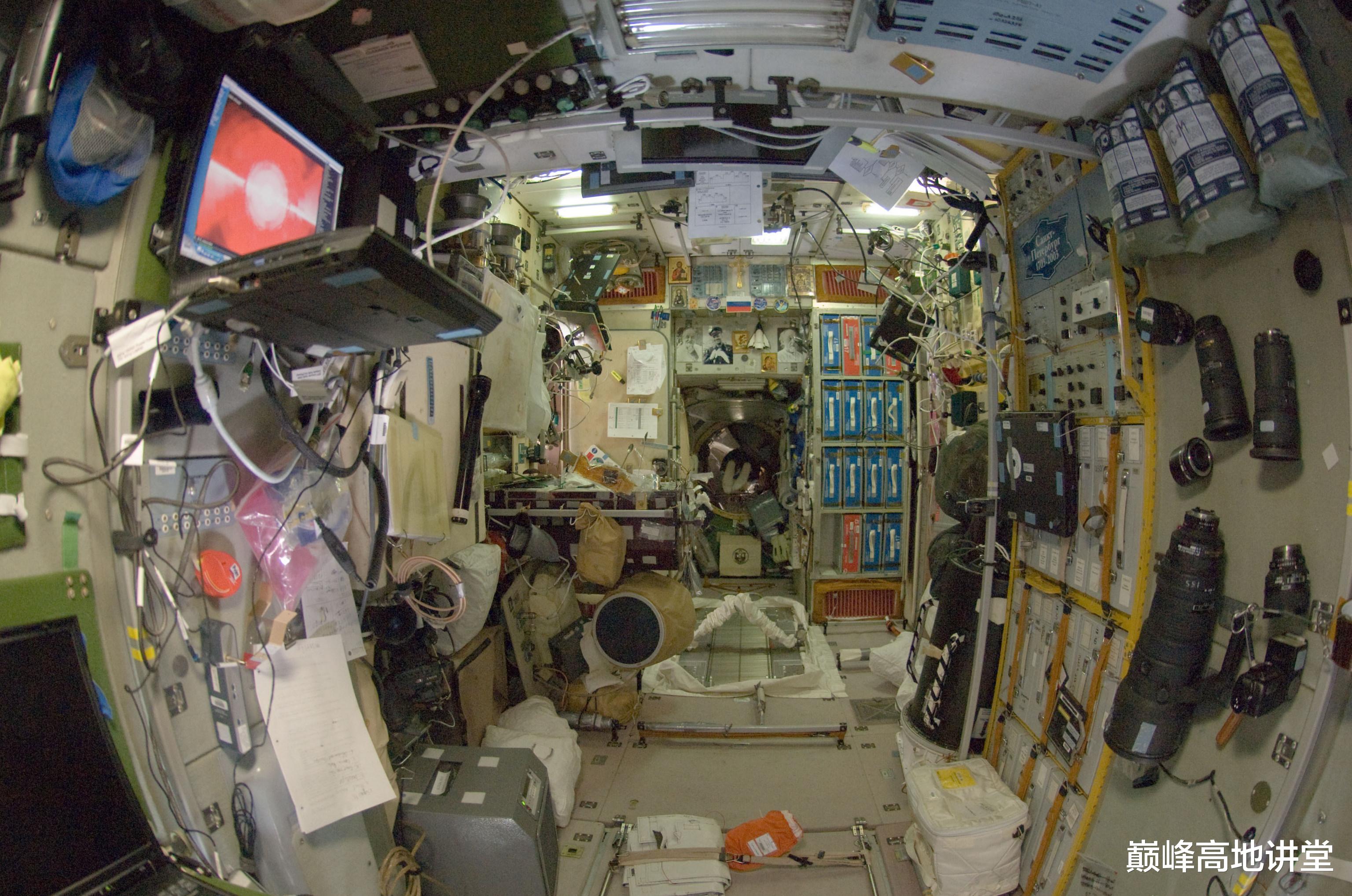 国际空间站 天宫空间站睡眠环境对比国际空间站：高下立判，这才是以人为本