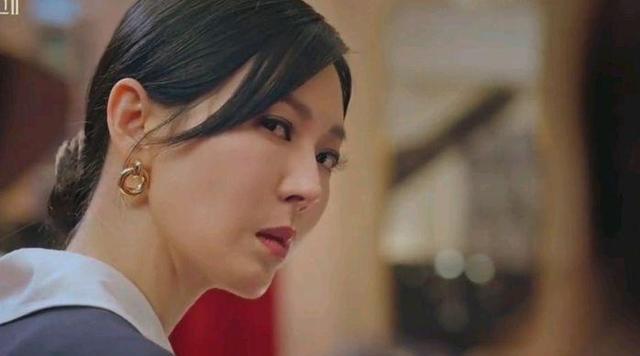 闵雪雅|又被剧情吊打：《顶楼2》第5集，眼花缭乱的争斗中，她成了闵雪雅