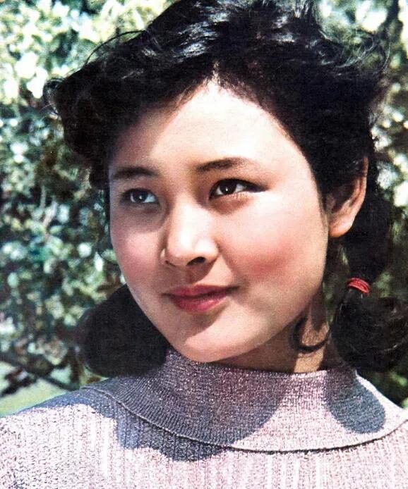 谭谈交通|著名演员陈冲发长文悼念母亲引发网友怒怼：孝心不是用来作秀的