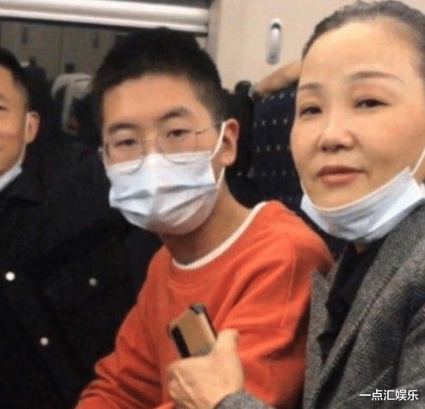 深圳市|孙卓改往日“土气”形象，新衣服新鞋子焕然一新，天生属于深圳！