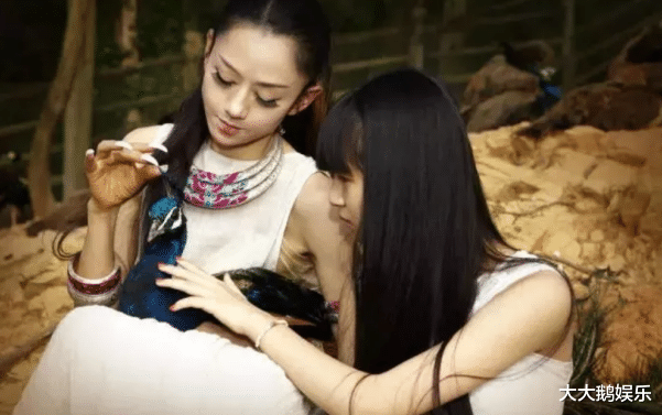 小彩旗|小彩旗：春晚一夜成名，因叛逆被杨丽萍放弃培养，如今怎样了？