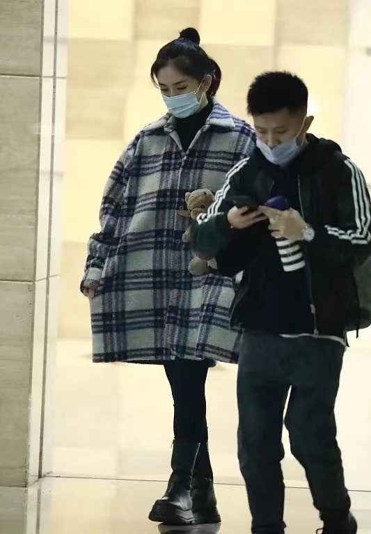 时尚风行派|谢娜一家真厉害！学霸侄子意外火了，谢娜怀孕后美到巅峰更变少女