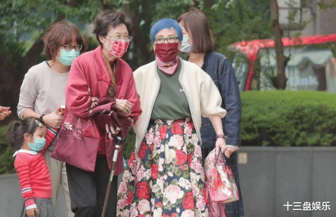 伊能静|庾澄庆母亲90大寿，对两任儿媳态度相反，哈林伊能静离婚是她逼的