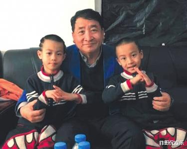 姜昆|24年前，姜昆瞒着妻子收养的6岁男孩，如今怎样了？