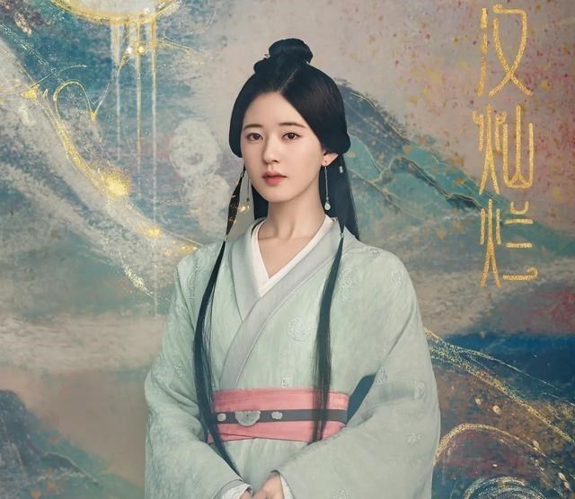 赵露思|赵露思背靠这棵大树后，资源真的是逆天