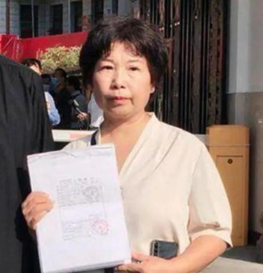 上海市|杜新枝晒出房产证明书，“温馨提示”却暴露她的真面目，手段真高