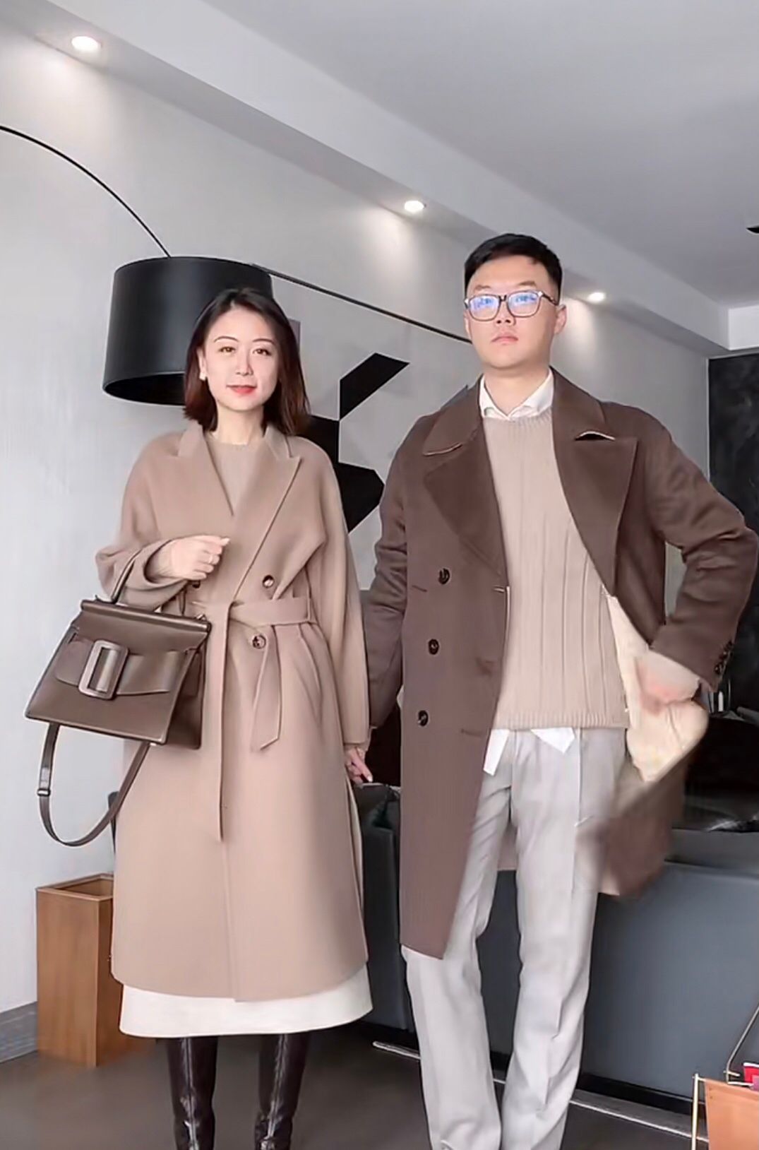 招聘|高级打工人平时怎么穿？看40岁情侣示范一周穿搭，选对颜色是关键