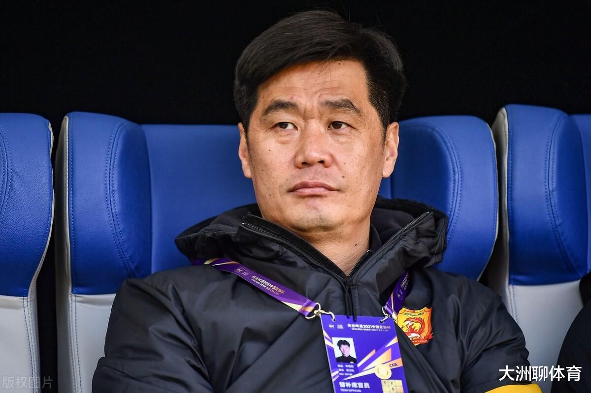 国足|点赞！中超传出消息：李霄鹏教练做出正确部署，国足还有点盼头