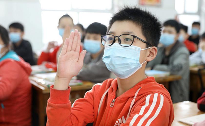 山东省|山东农村小学出现“课霸”？学生直接躺在地上睡觉，老师拿他没法