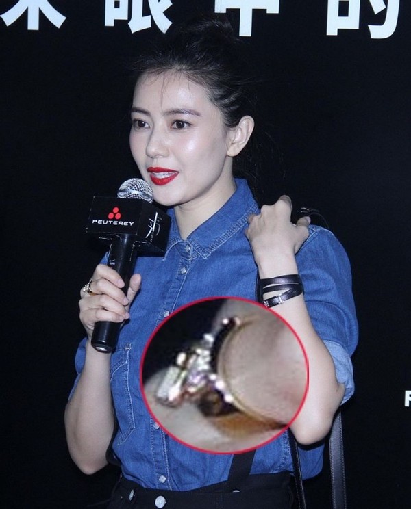 穿衣搭配|高圆圆的少女感真是骨子里的，红唇造型让人心动，白嫩皮肤更光滑