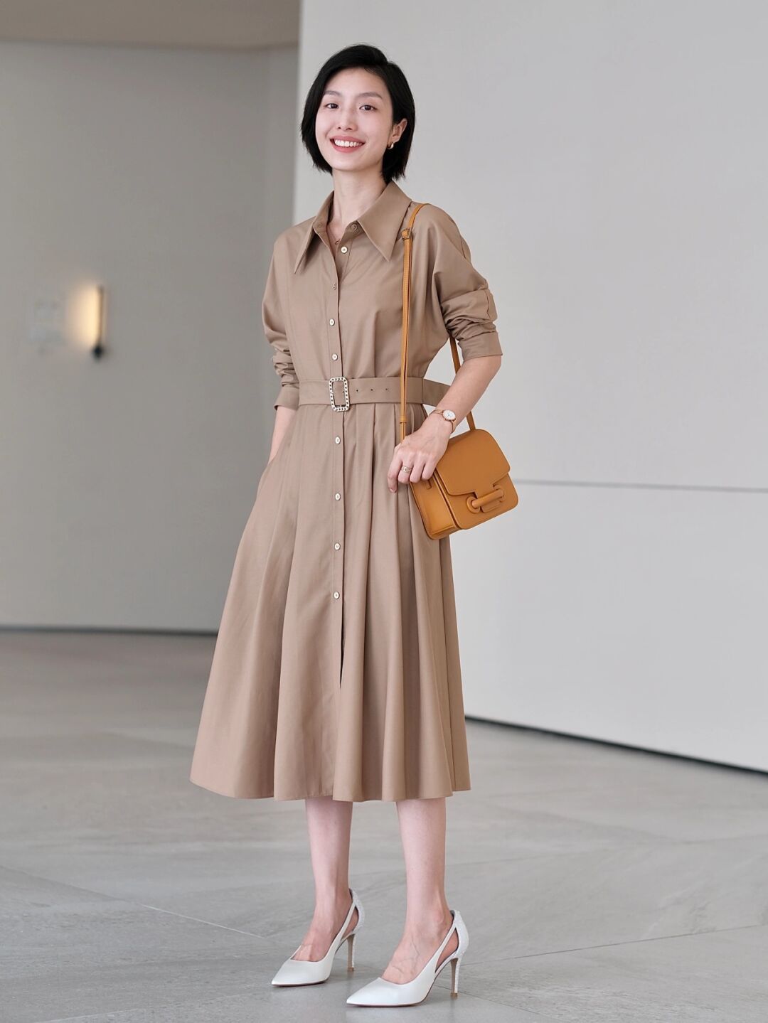 颜红橙|穿衣想摆脱单调感，试试这些高级干练的“衬衫”穿搭，高级不挑人