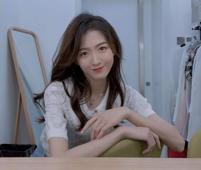 雪儿|女主播雪儿，这颜值和身材，你心动了吗？