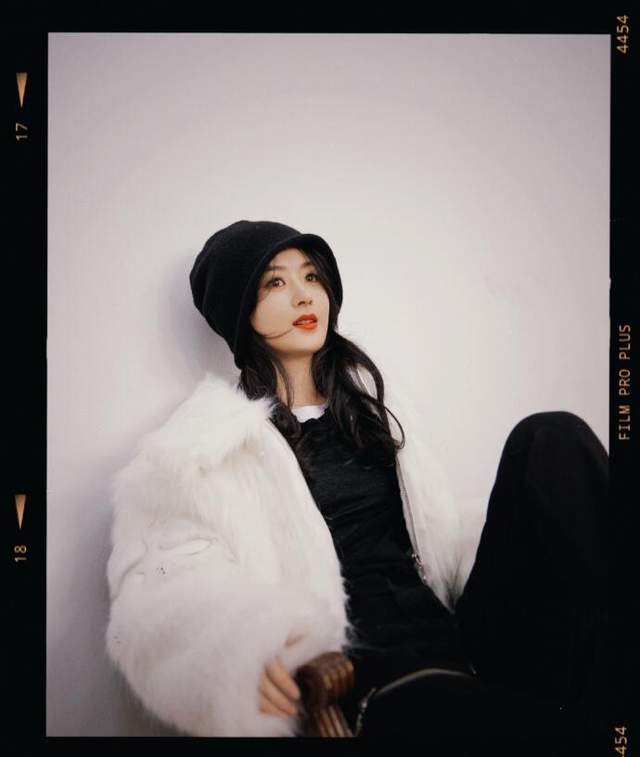 古力娜扎|颖宝和娜扎的时尚搭配 你喜欢哪一个？