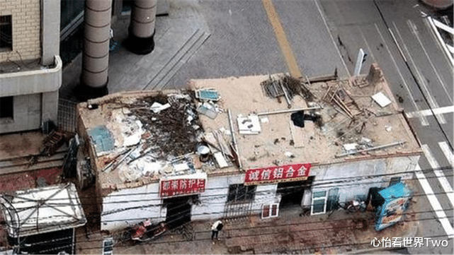 心怡看世界Two 深圳一住户为获得3亿拆迁款,坚守18年不拆迁,最后怎么样了?