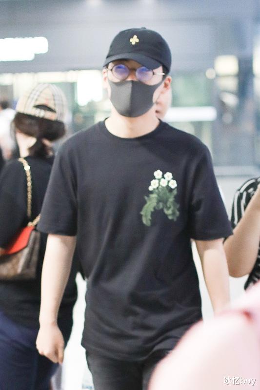 痛风|年轻人悄然成为痛风的“主力军”，这些不良习惯“功不可没”，希望你一个也不占