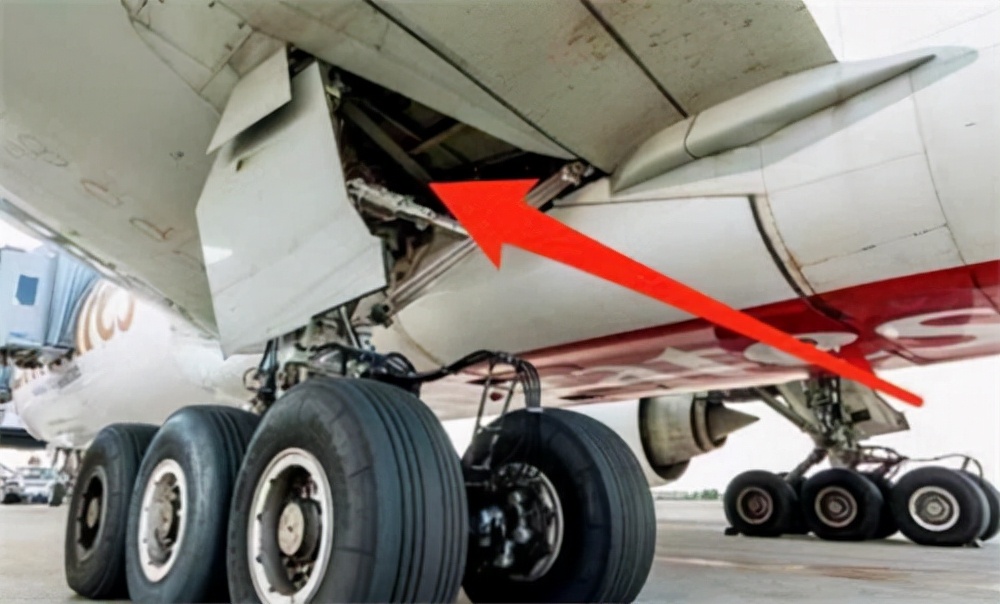 飞机 14岁湖南少年扒飞机从昆明飞重庆，高寒缺氧飞1.5小时，法院判了