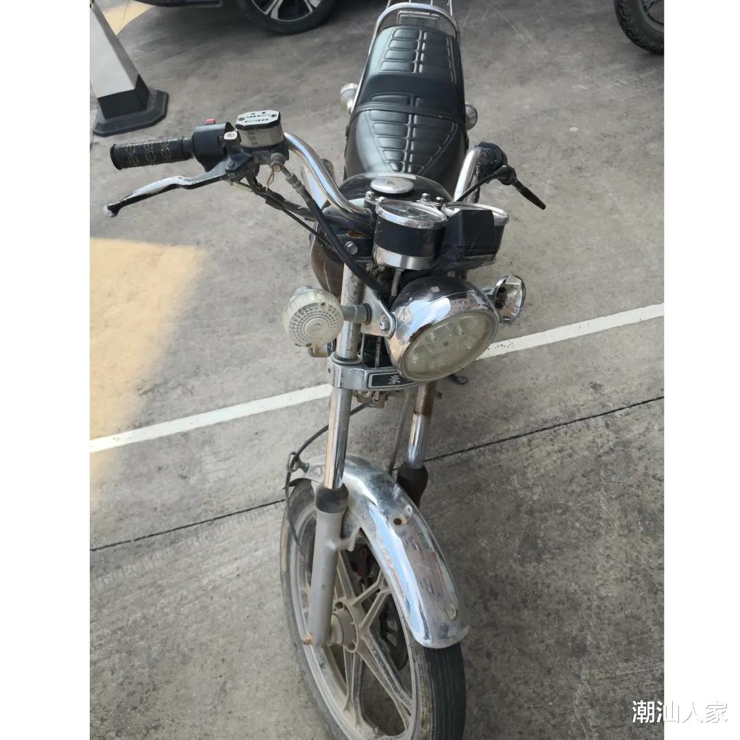  飙车党在揭阳街头上演持械斗殴闹剧，多人被抓！