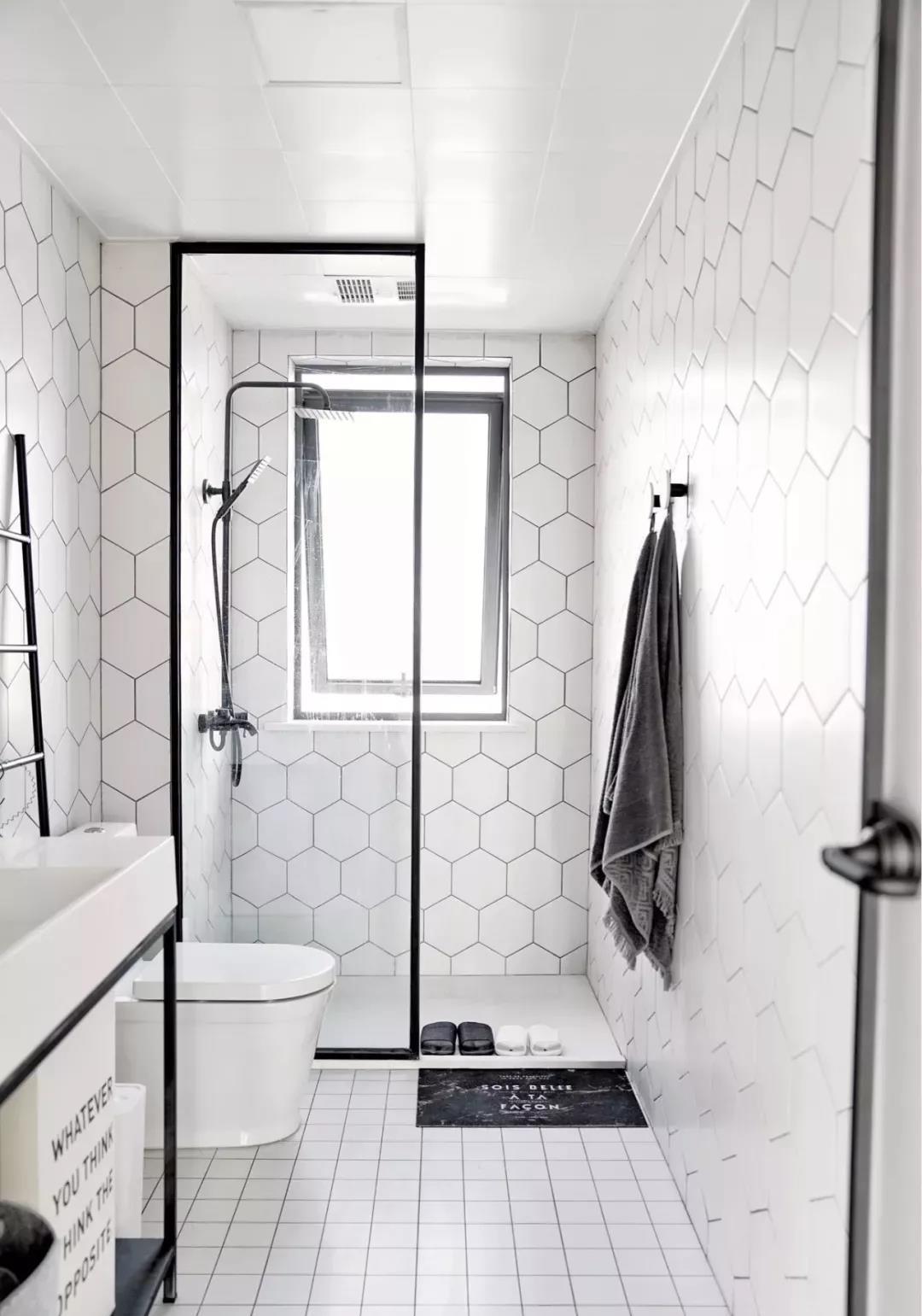 卫生间墙砖、地砖颜色搭配建议，别再只有“黑白灰”了，这样更美