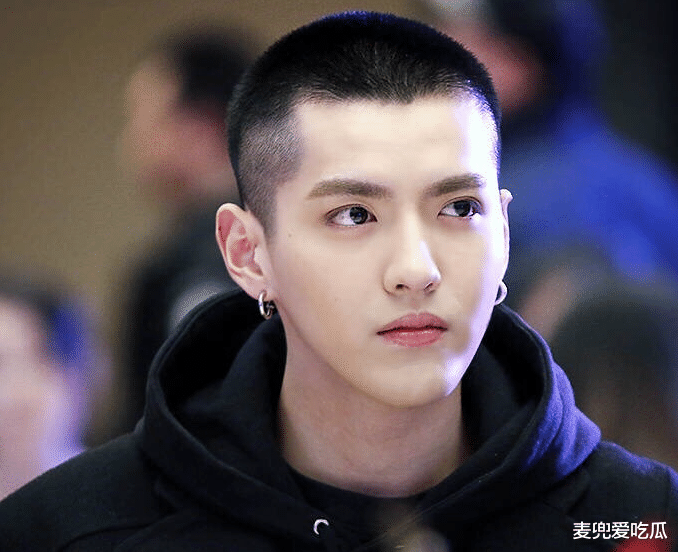 吴亦凡|时尚芭莎公关力挺吴亦凡？直指都美竹戏太多，一口穷人惹怒网友