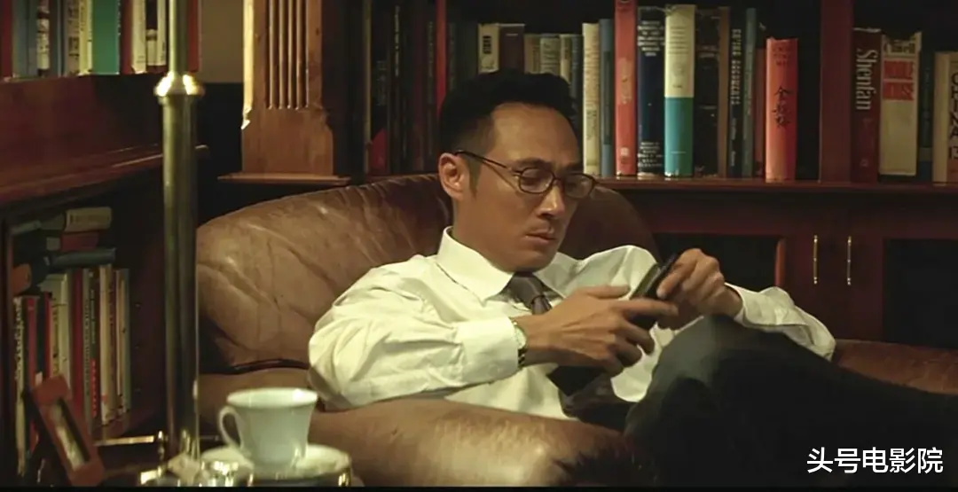 吴镇宇|吴镇宇60岁上《追光吧》：唱得烂，却迷倒一片！金晨7字点评精辟