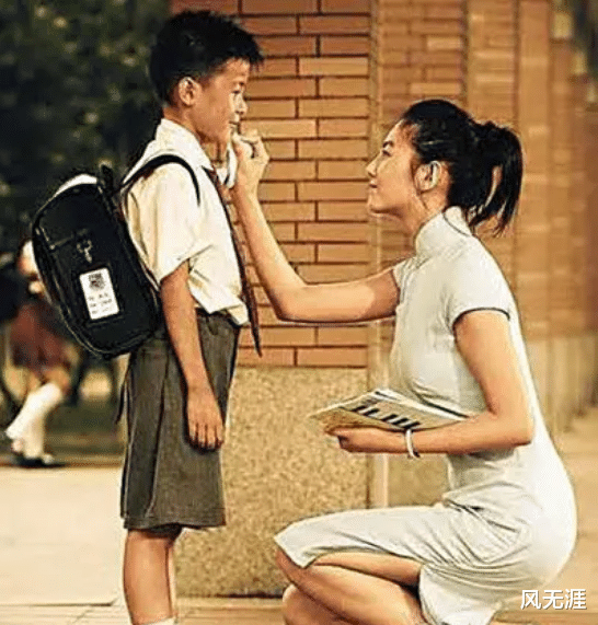 相声|张雨绮近照惹争议:皮肤松弛脸部僵硬,脱相到认不出,她怎么了?