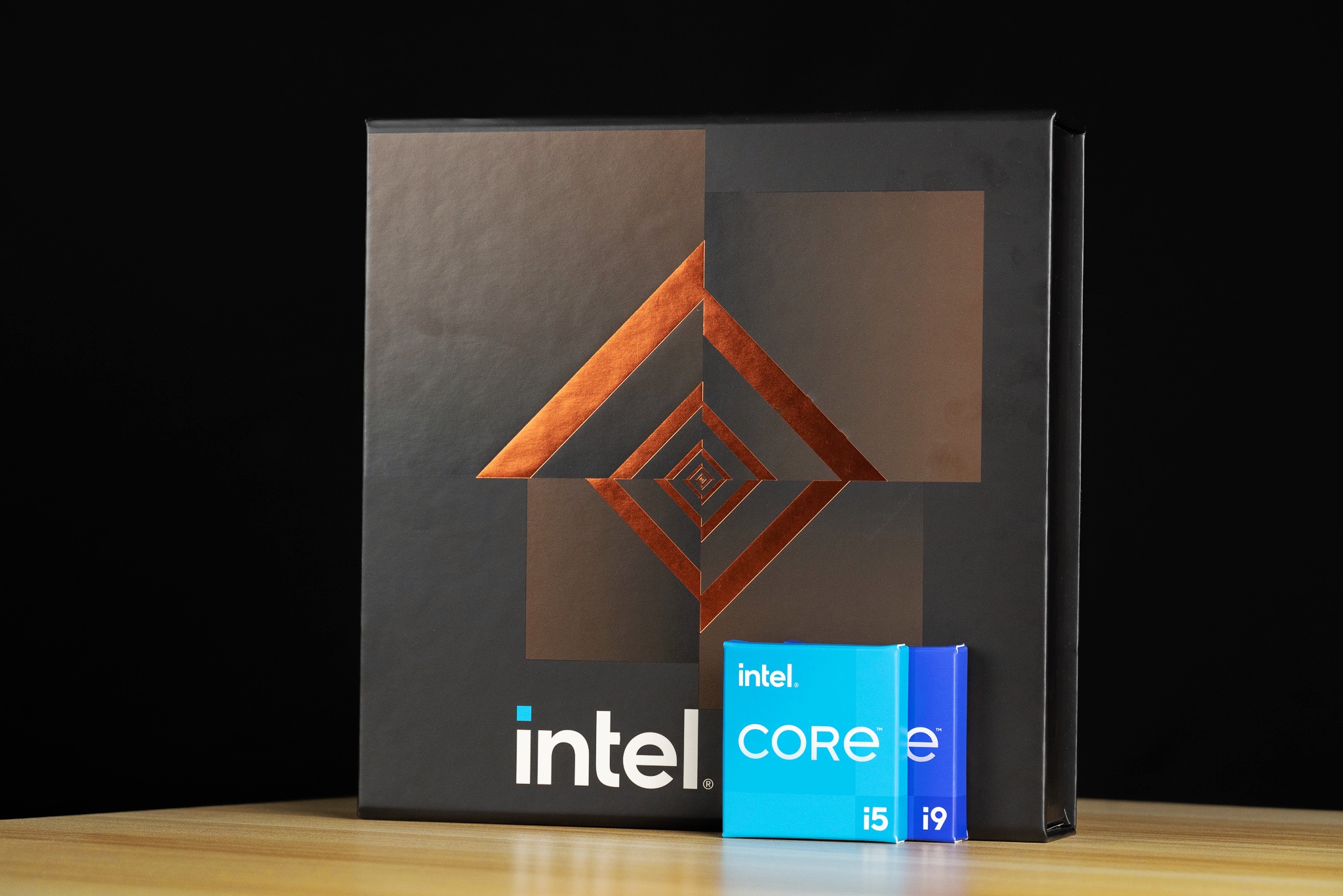 荣耀|12代酷睿i9+ROG顶级主板!这样的组合你爱了吗?