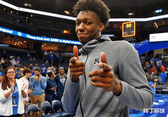 克萊·湯普森|曝湯普森已參加對抗訓(xùn)練 庫里一哥談?dòng)?xùn)練細(xì)節(jié) 威金斯：這太瘋狂了！