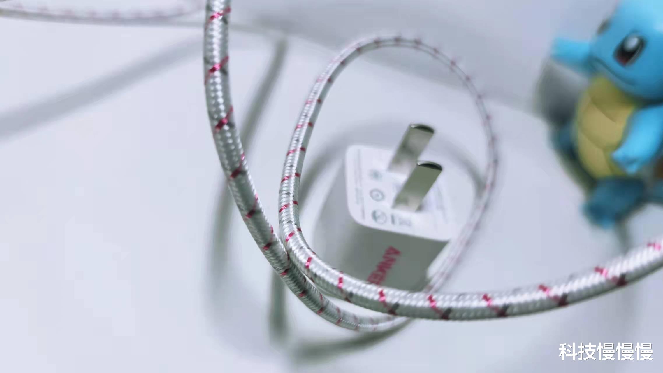 充電器|金克絲屬性加持，30W快速充電，安克英雄聯盟手游聯名充電器