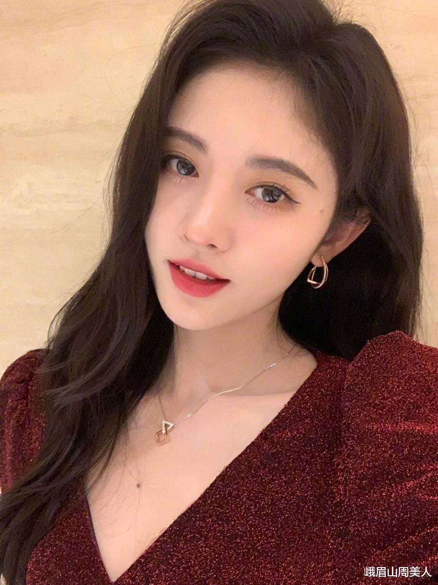 宋慧乔|?“黄头发”过时了，2021年流行这4种显白发色，吸睛又亮眼