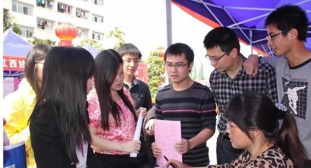 萌听小c姐|全国三支一扶开启笔试、面试！2年落地转编，月薪高达7000！