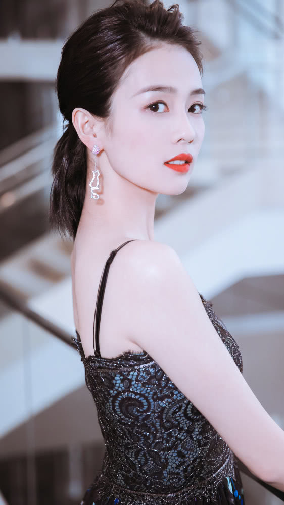 |这么多网友看完了《周生如故》，却一直以为主角是李沁