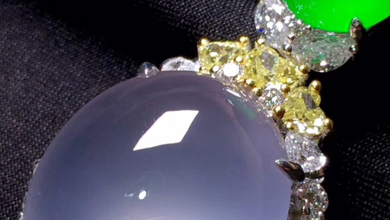 翡翠|翡翠跟龙结合在一起，会呈现出怎样的灵魂呢？一起来看看