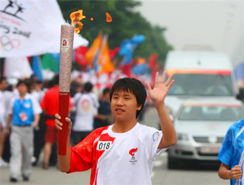 人间客栈 昔日的汶川少年英雄雷楚年，21岁时被判十二年，背后原因值得深思