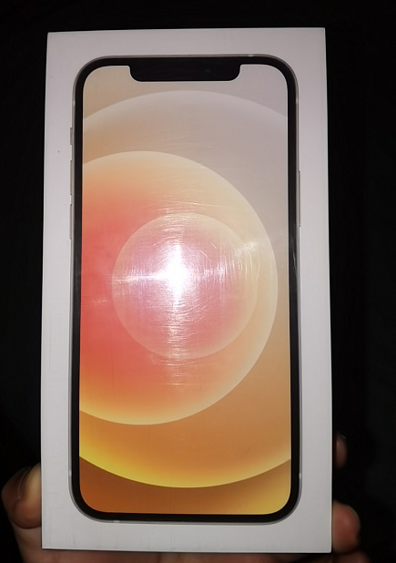 iphone12|网友花6000买iPhone12，到手发现是库存机，能要吗？